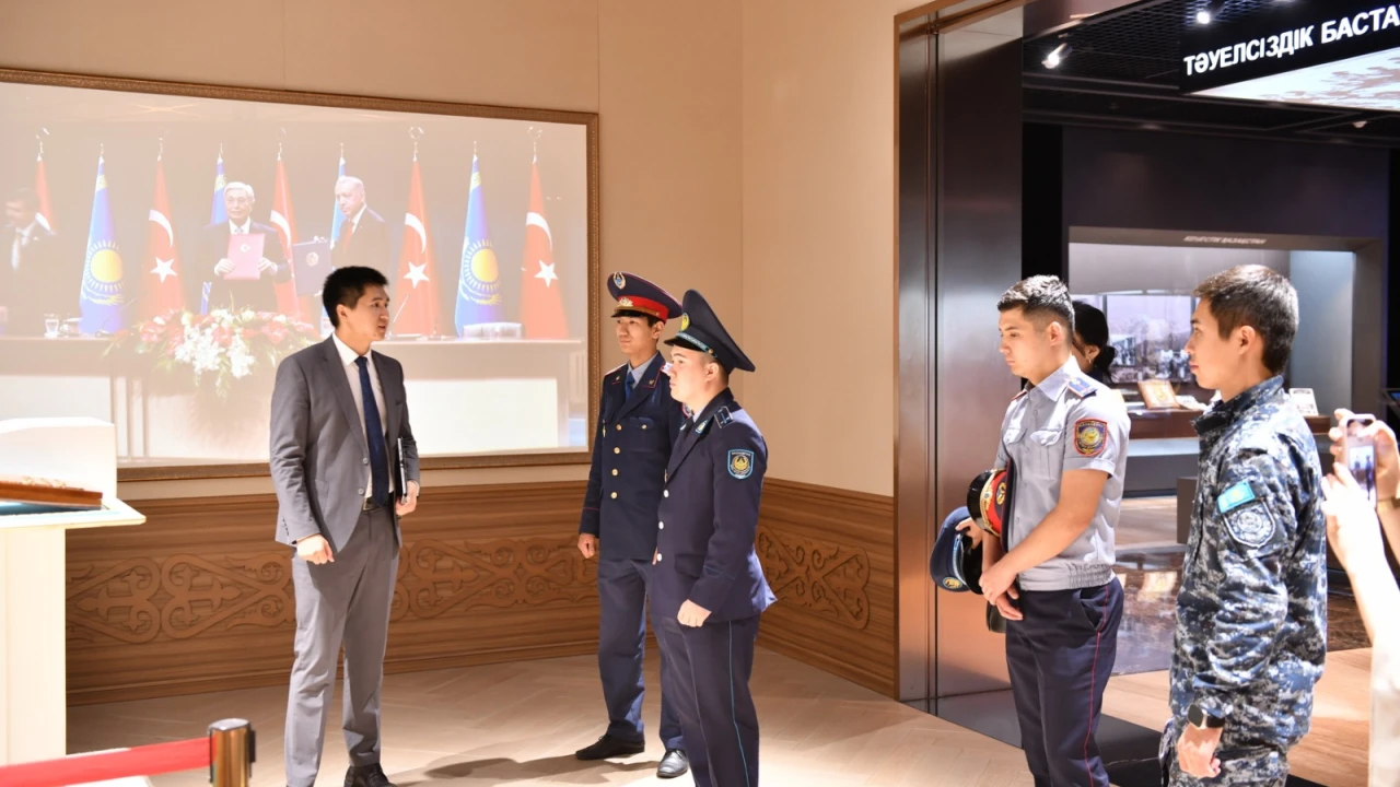В преддверии Дня Конституции РК Президентским центром УДП РК проведена экскурсия для правоохранительных органов